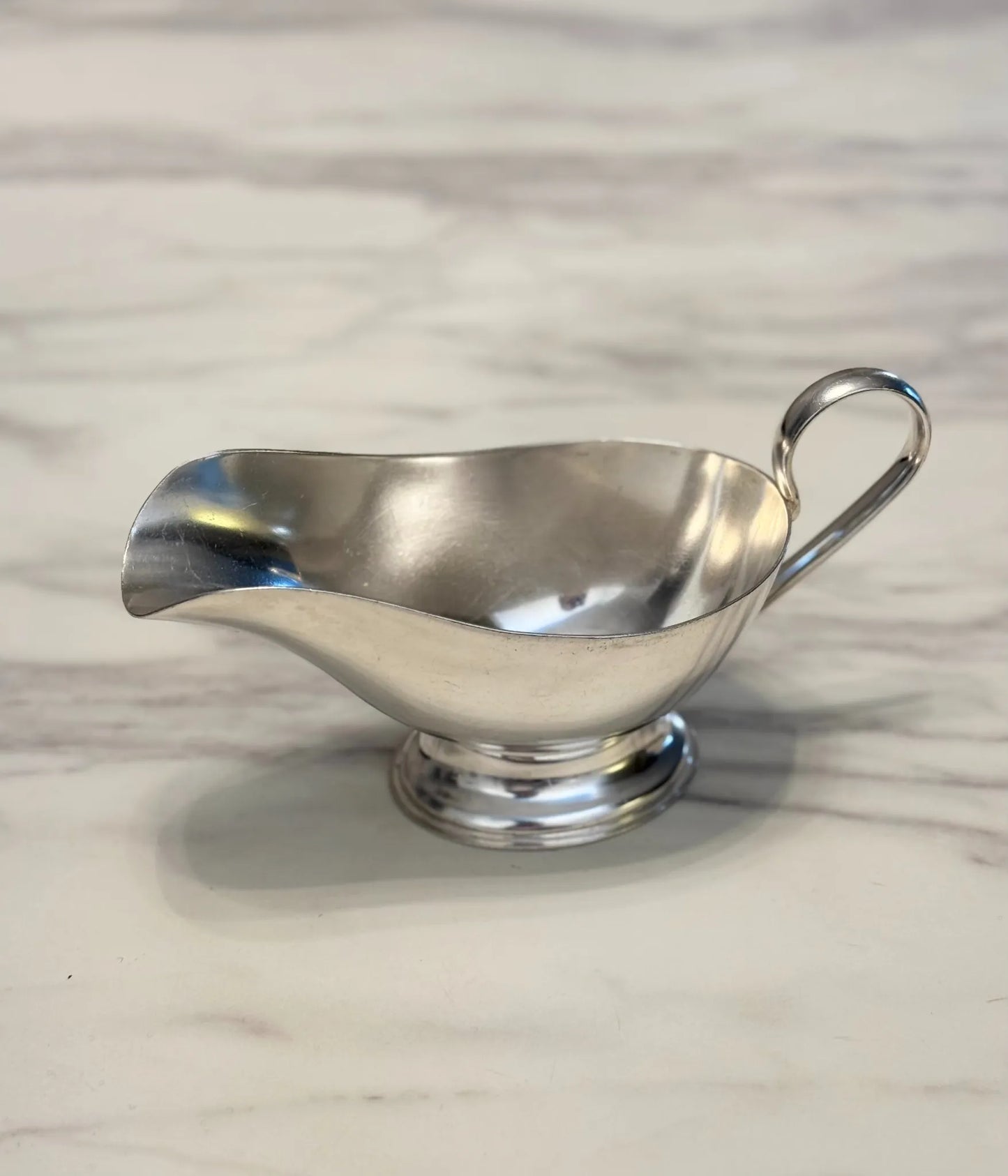 Vintage Silver-Plated Sauce Boat – Classic Elegance