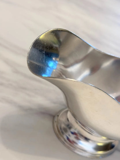 Vintage Silver-Plated Sauce Boat – Classic Elegance