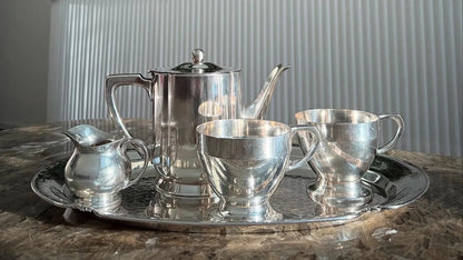 Elegant Vintage Silver-Plated Teapot – Made in Switzerland